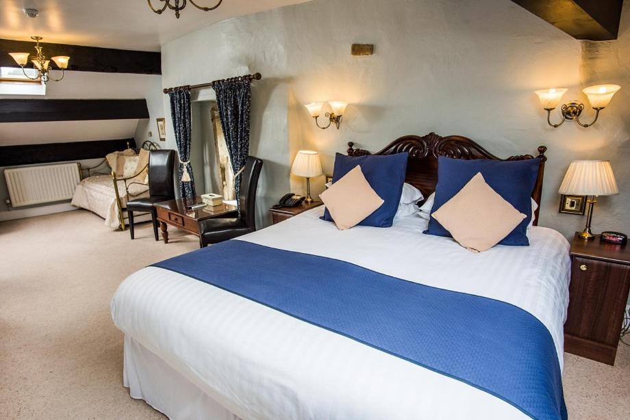 The Old Bell Inn Oldham Extérieur photo